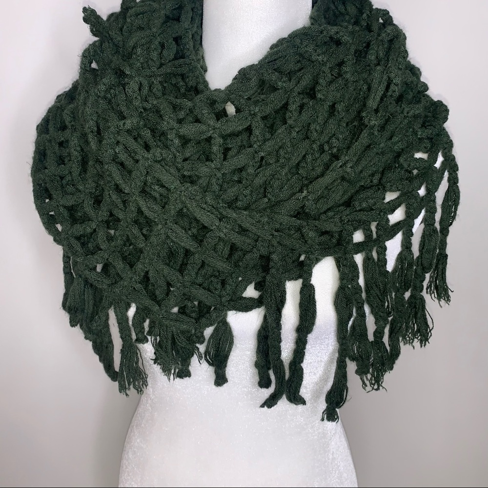 Altar’d State infinity scarf - Picture 1 of 4